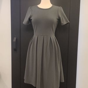 LuLa Roe Amelia Gray Dress Size Medium